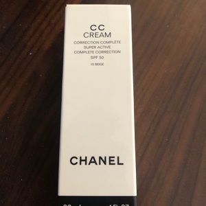NEW CHANEL CC CREAM
COMPLETE CORRECTION 10 Beige